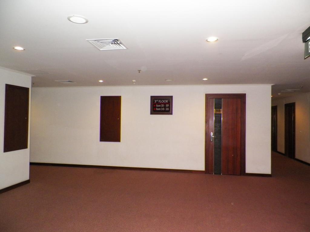 Lampion Hotel Solo Exterior photo