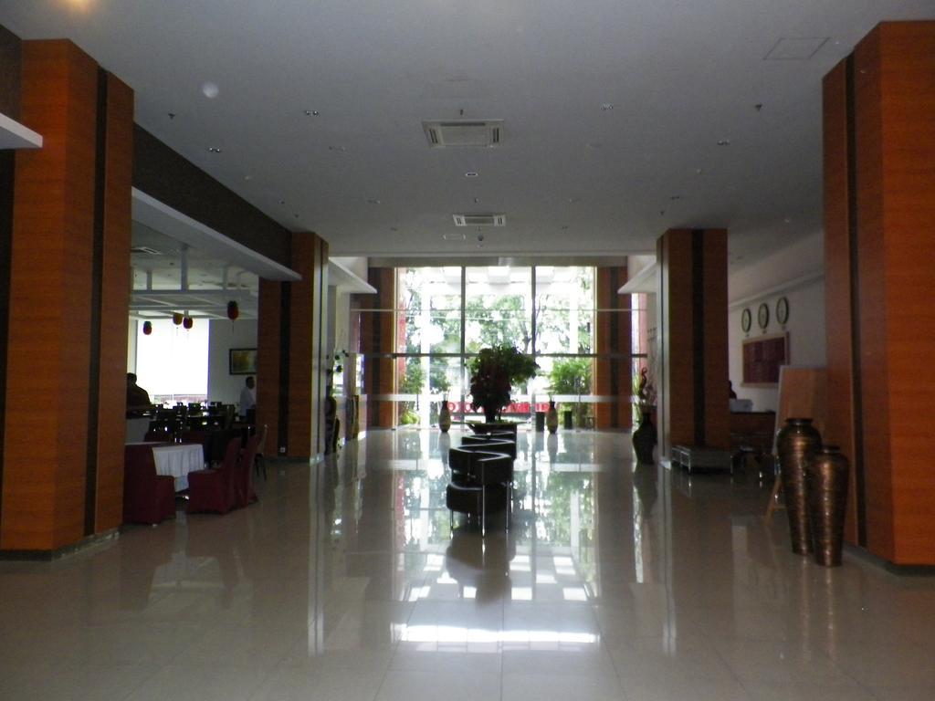 Lampion Hotel Solo Exterior photo